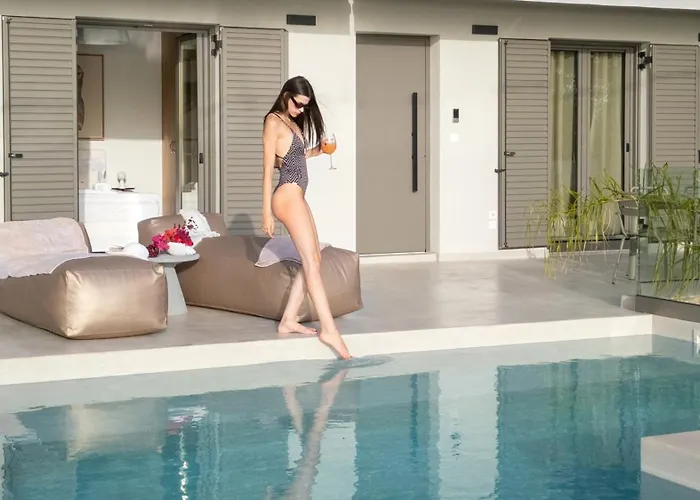 Morea Club West House Private Heated Pool * קלמאטה