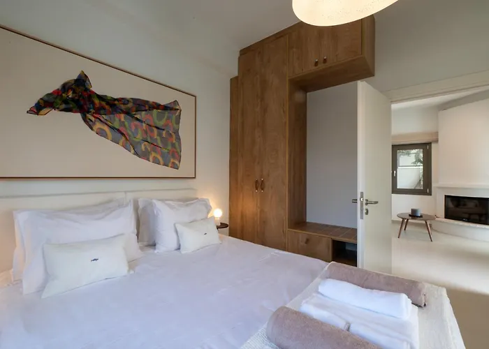 Morea Club West House Private Heated Pool וילה קלמאטה