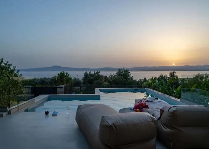 וילה Morea Club West House Private Heated Pool *