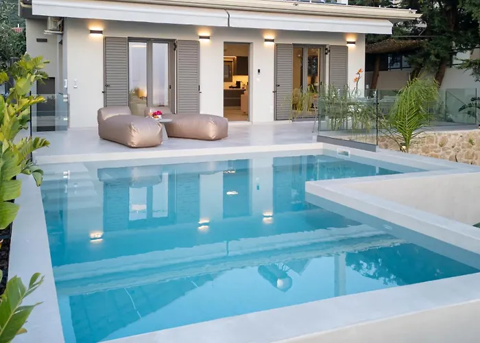 וילה Morea Club West House Private Heated Pool