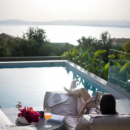 Morea Club West House Private Heated Pool 别墅 卡拉马塔