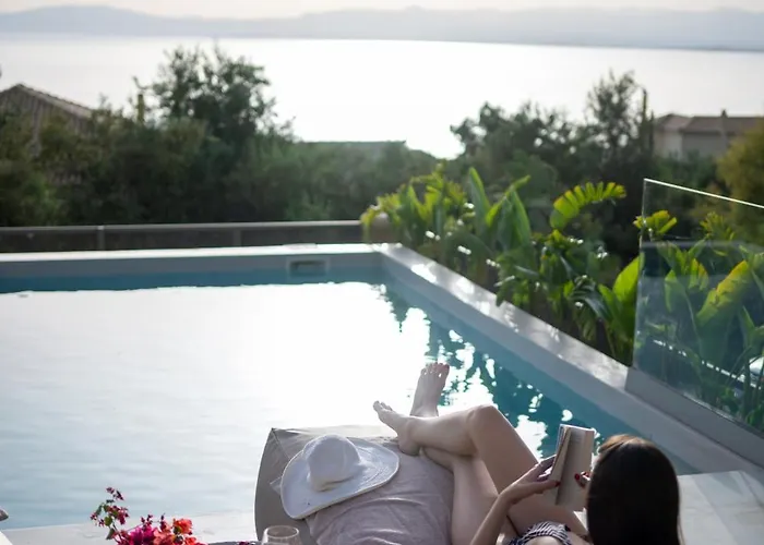 Morea Club West House Private Heated Pool 빌라 칼라마타